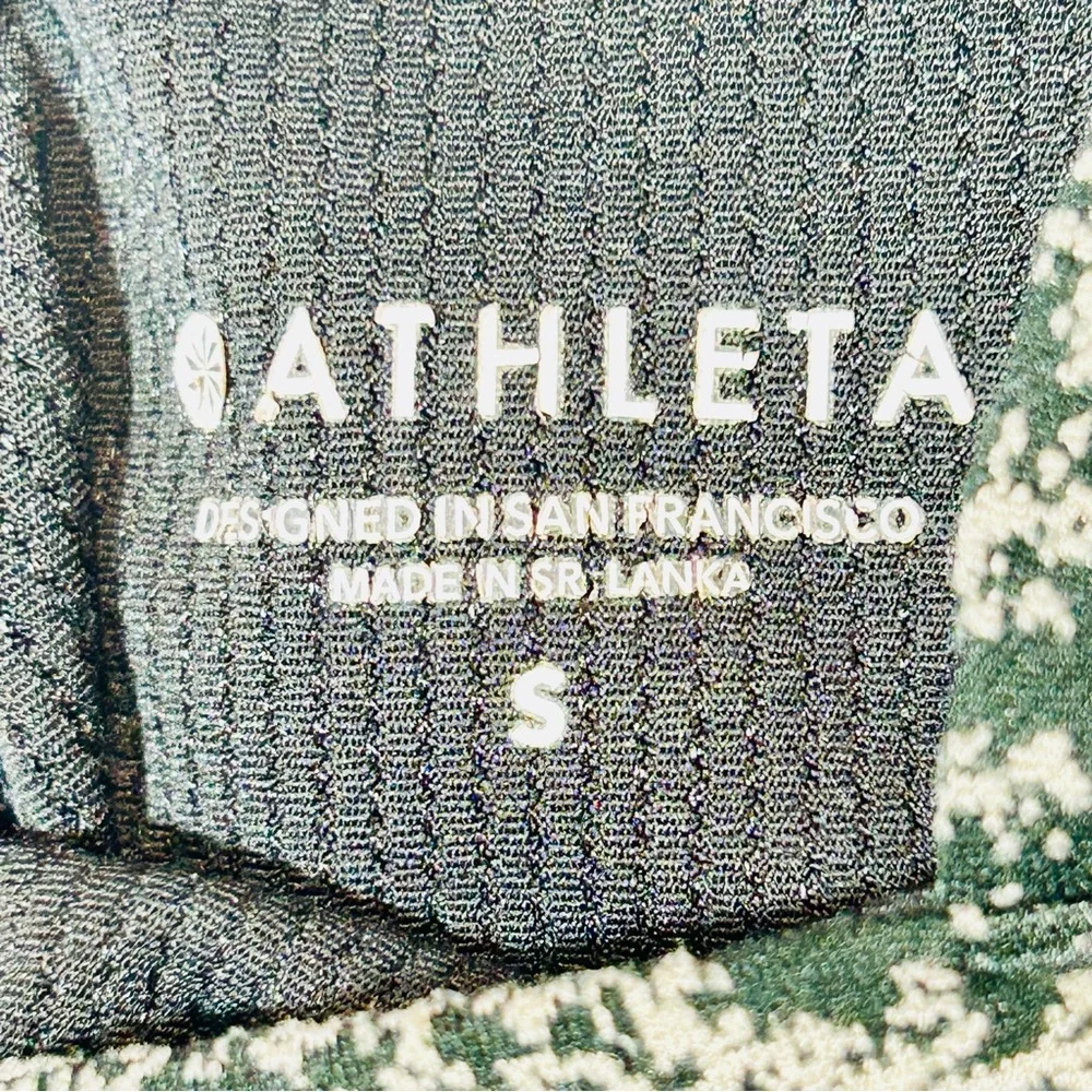 Athleta sports bra Hyper Focused Glades sports bra cream and black women Size S